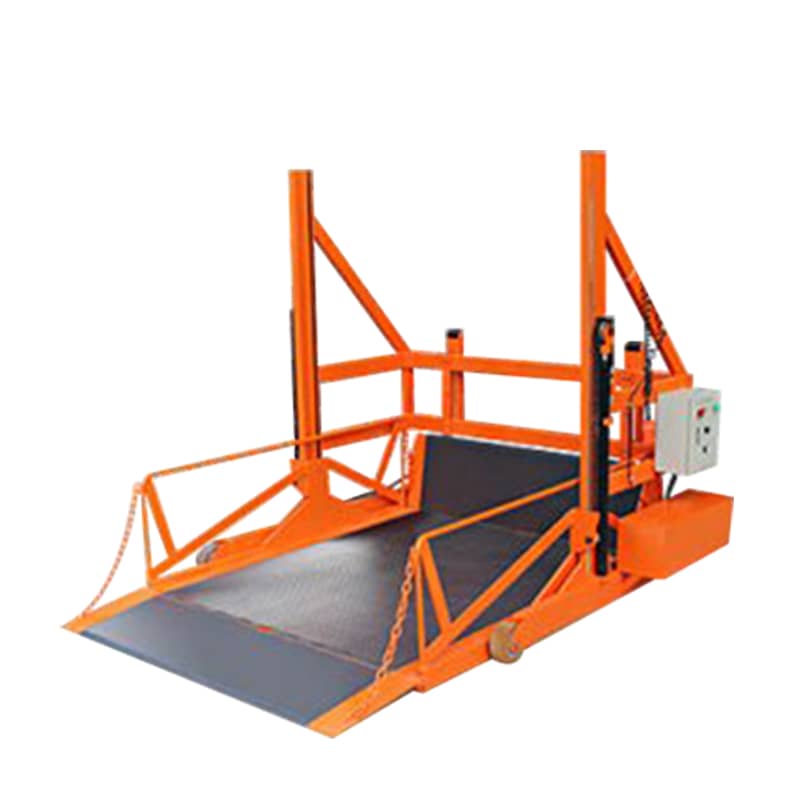 Mobile hydraulic boarding platform